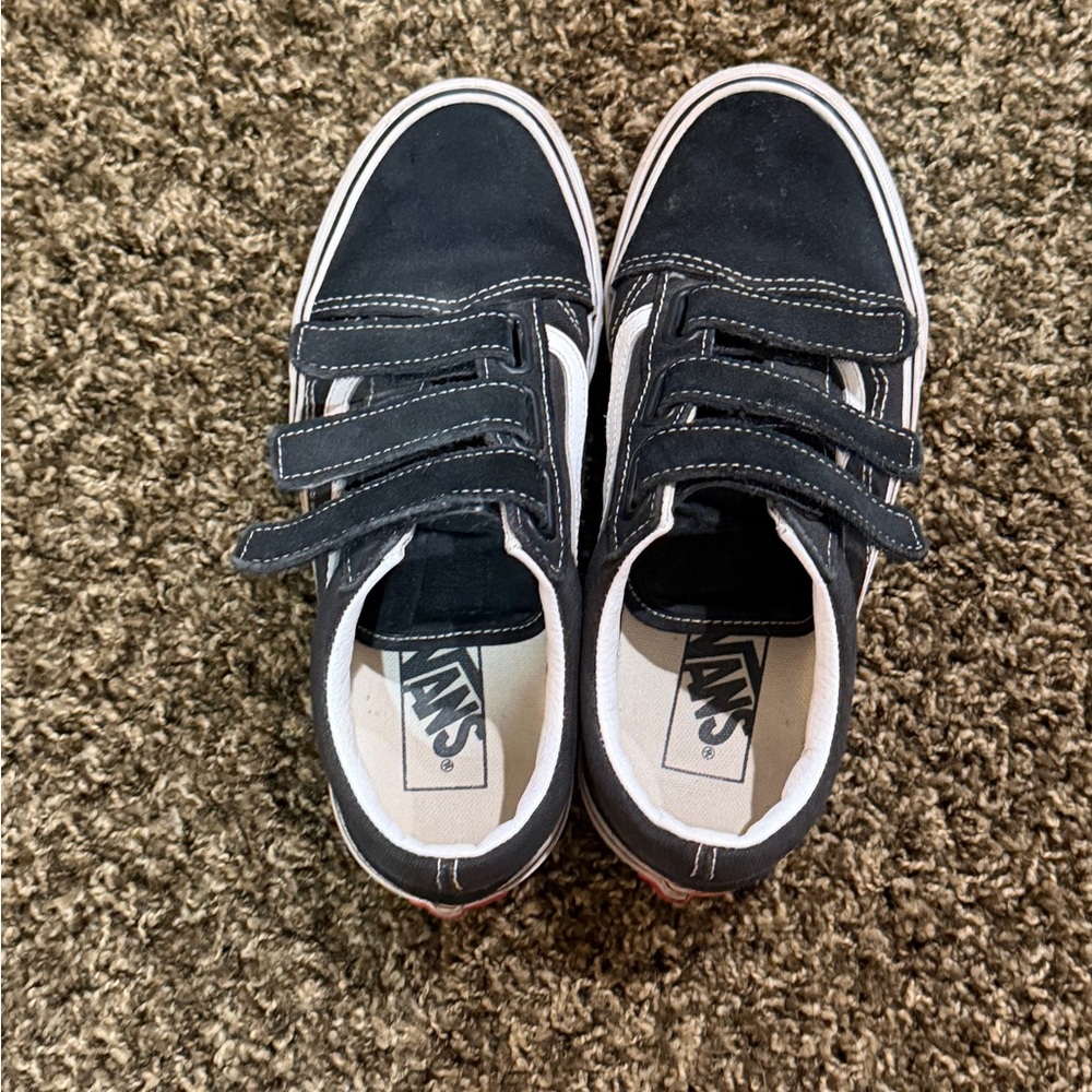 Vans gender neutral Black and White Velcro Old Skool Sneakers